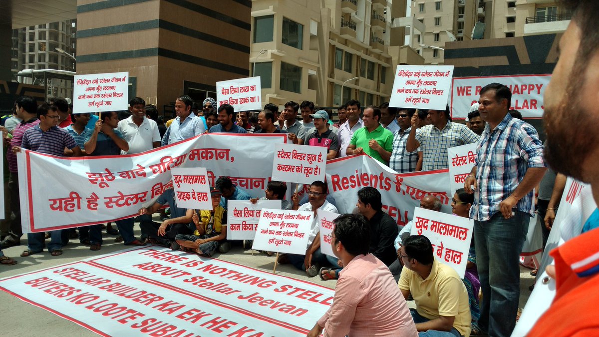 Roni_Bhore's tweet photo. #stellarjeevan Let the builders learn that they can't run away by ruining life of ordinary citizens. Peacefulprotest https://t.co/5o0Z2dV9zq