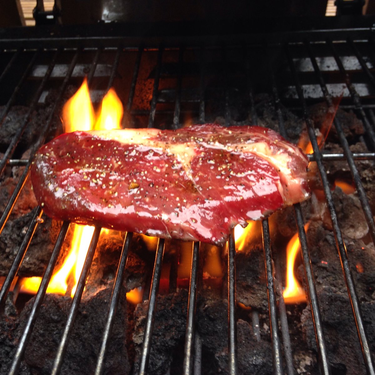 bettoney's tweet photo. I don't care that it's raining. I'm having this steak and I'm having it on the BBQ.#steak #BritishSummer #BBQ https://t.co/xuxinmxKkf