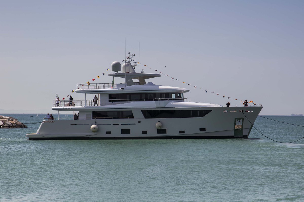 Topyachtdesign's tweet photo. Cantiere delle Marche launches 33m Nauta Air M/Y Narvalo #cantieredellemarche @nautadesign https://t.co/Bbk6IuxPvr
