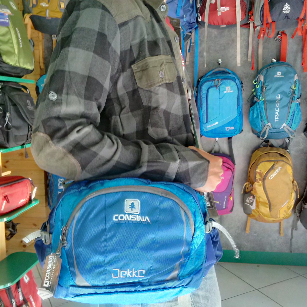 YNdhutz's tweet image. Produk Consina,, ayo merapat guys... 😀 #consina #consiners #backpacker #adventure #travelling