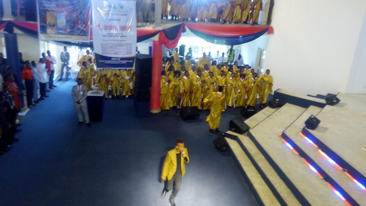 Bibi_Ukonu's tweet image. Great to have @AdaEhi and @whitegod001 lead worship in God's house in Bonny Island. #HigherLifeConference #CE