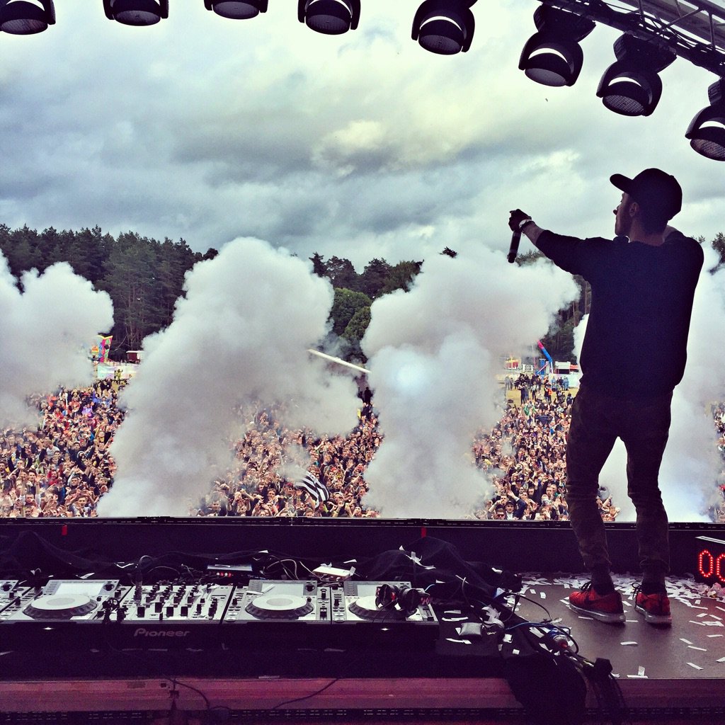 Bassjackers's tweet photo. VILNIUS!!! https://t.co/kl9a3gzF1C