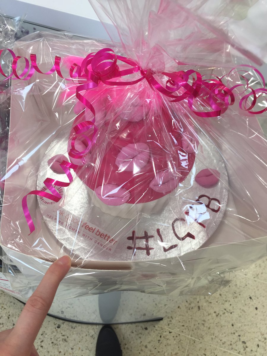 CharrCox's tweet photo. Our LGFB cake👌🏻😍 @lgfbuk @CornsJacqui @lisarowe28 #feelbetterweek https://t.co/X2sulrymZY