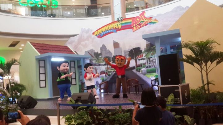 Besok udh hari Senin, yuk kita habiskan malam ini brg keluarga di 'Ramadhan bersama Adit Sopo Jarwo' di <a href="/ggpmall/">Grand Galaxy Park</a>