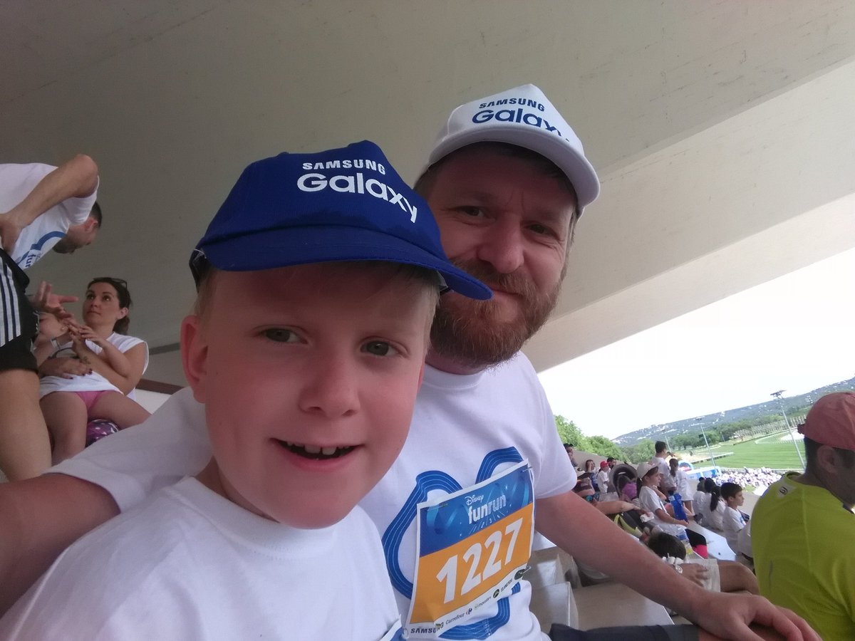 Emil_Lezak's tweet photo. #DisneyFunRun Estamos por aki, disfrutando a tope @Disney @DisneySpain https://t.co/1HF2uWmG7X