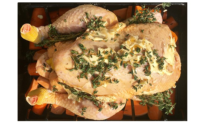 Countrylifemag's tweet photo. This delicious #summerchicken recipe is perfect for #Sundaylunch #RecipeOfTheDay: https://t.co/QkBMZ9ueEQ https://t.co/uWqtMQ1Gxr