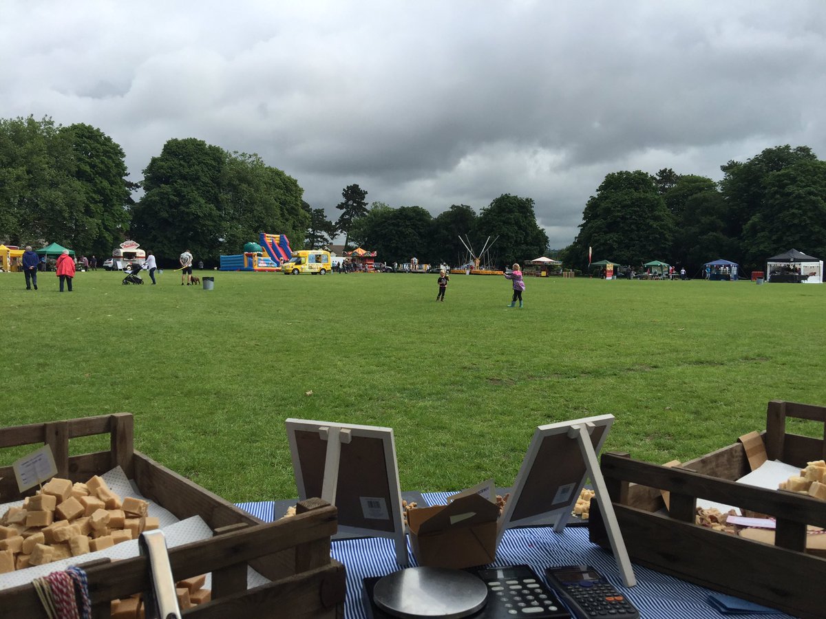 FudgePhilosophy's tweet photo. Bring your #picnic down to Page Park today! https://t.co/TK5gx7RfQn