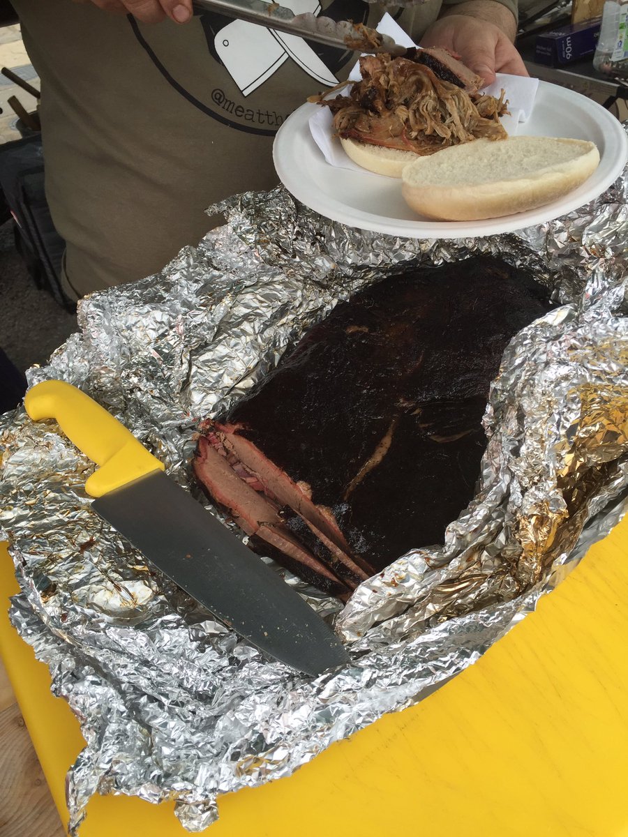 mulroy78's tweet photo. Best sandwich ever @meatthebruce . 14 hour smoked brisket and 20 hour smoked pulled pork. LOOK AT IT! #meat https://t.co/Iklq8kAbjs