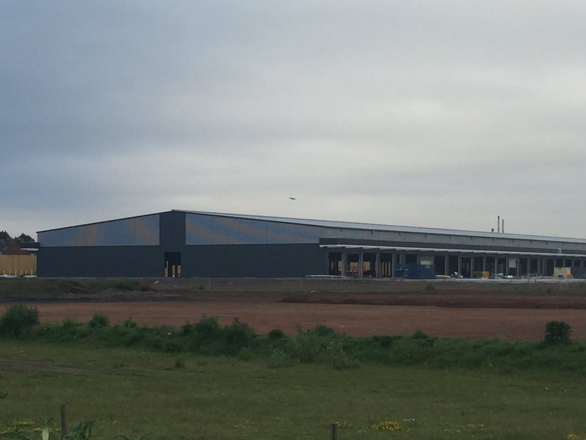 Georgeperryltd's tweet photo. Birmingham's new wholesale market taking shape #wholesalefruit #5aday #FPJ #freshproducejournal https://t.co/WCjxED83iy