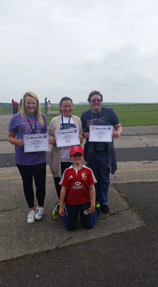 cornish1980's tweet image. Skydive ✅ 
Together we raised £1,305 for @Bowel_Cancer_UK. @35challenges COMPLETED! I have the best friends ever!