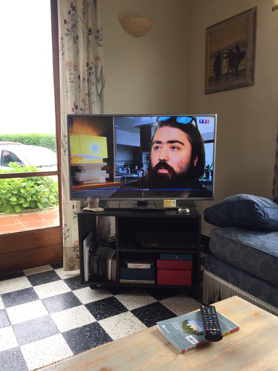 flexbox_'s tweet photo. .@TheDamfr OMG! Tu es sur TF1 ! 🙌👏🤘🚀 https://t.co/uKbm5RtTmP