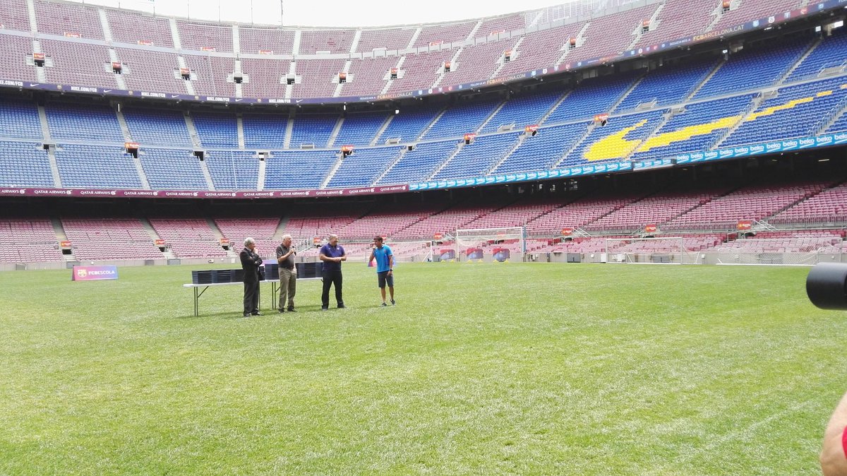 BarcaAcademy's tweet image. Parlaments i entrega de diplomes als més petits / Parlamentos y entrega de diplomas. #FCBEscolaBCN