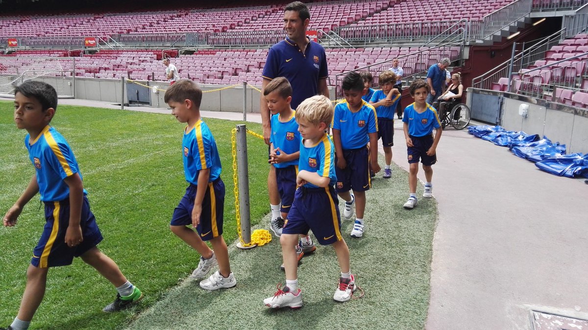 BarcaAcademy's tweet image. Parlaments i entrega de diplomes als més petits / Parlamentos y entrega de diplomas. #FCBEscolaBCN