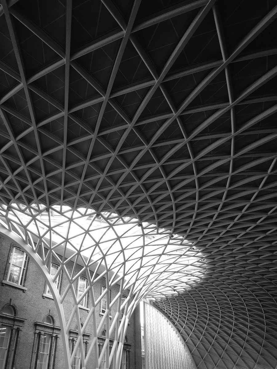 georgie_pridden's tweet image. 3 hr wait at Kings X 😬 now on a train with no air con 😵 #trainissues #lookingforwardtomybed