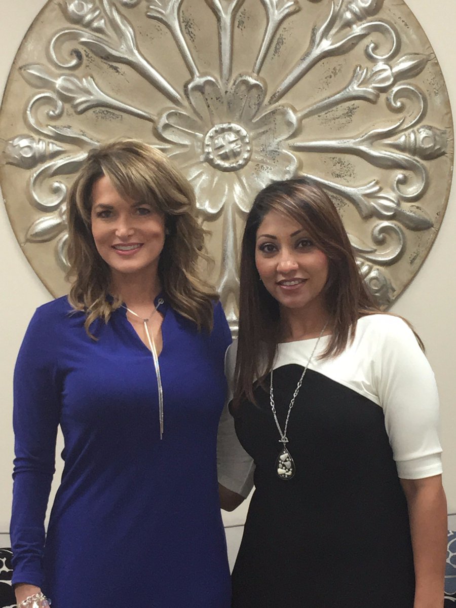 With <a href="/MelissaFox26/">Melissa Wilson</a> and <a href="/JoseGrinanFOX26/">Jose Grinan</a> on <a href="/Fox26Houston/">FOX26Houston</a> - Kybella® for #doublechin 06/10/16
fox26houston.com/health/healthw…