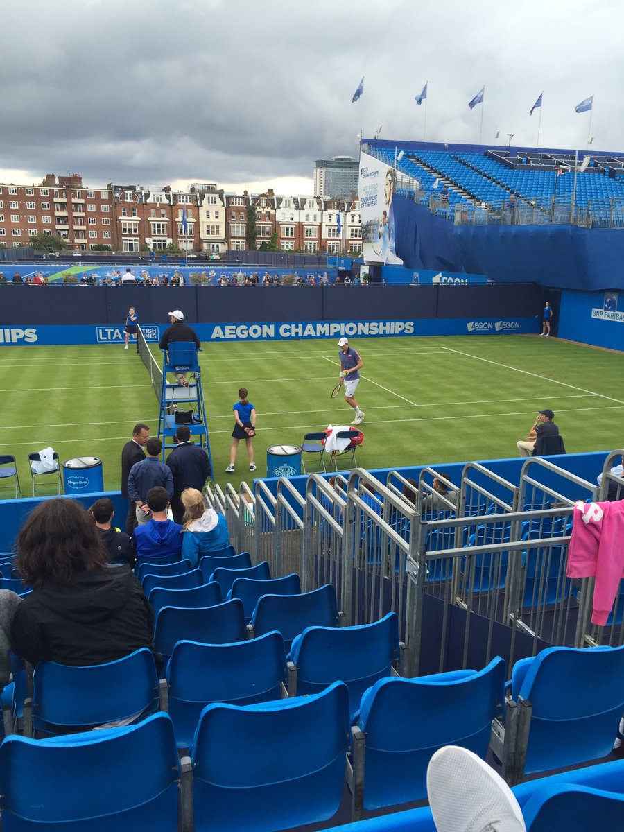 de4no22's tweet photo. Cheering on my fellow ๐ฟ๐ฆ@kevinanderson18 at Queens! The wonderful English weather has other ideas.. ๐ง๐ง๐งโ๏ธโ๏ธโ๏ธ https://t.co/ALm8CTsNQC