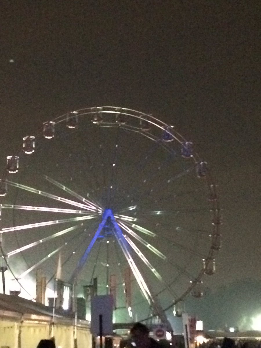 KeeleyTottie's tweet photo. Parklife#2016!🎉🍻📸😝🙌🏼😎 https://t.co/YTfRiO8eUM