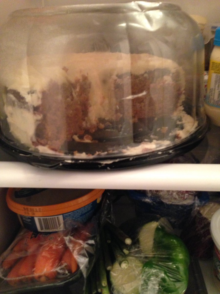 LydiaThePuppet's tweet image. .@GregChicken I'll see what I can do. This carrot cake is fucking good.