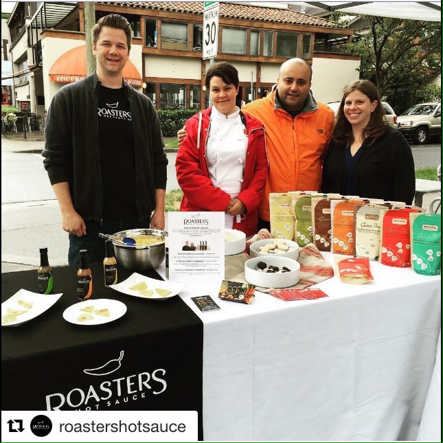 nextjenGF's tweet image. Had a great time enduring the rain with @batchsweet &amp;amp; @RoastersSauce at @befreshlocal yesterday! #glutenfree #vegan