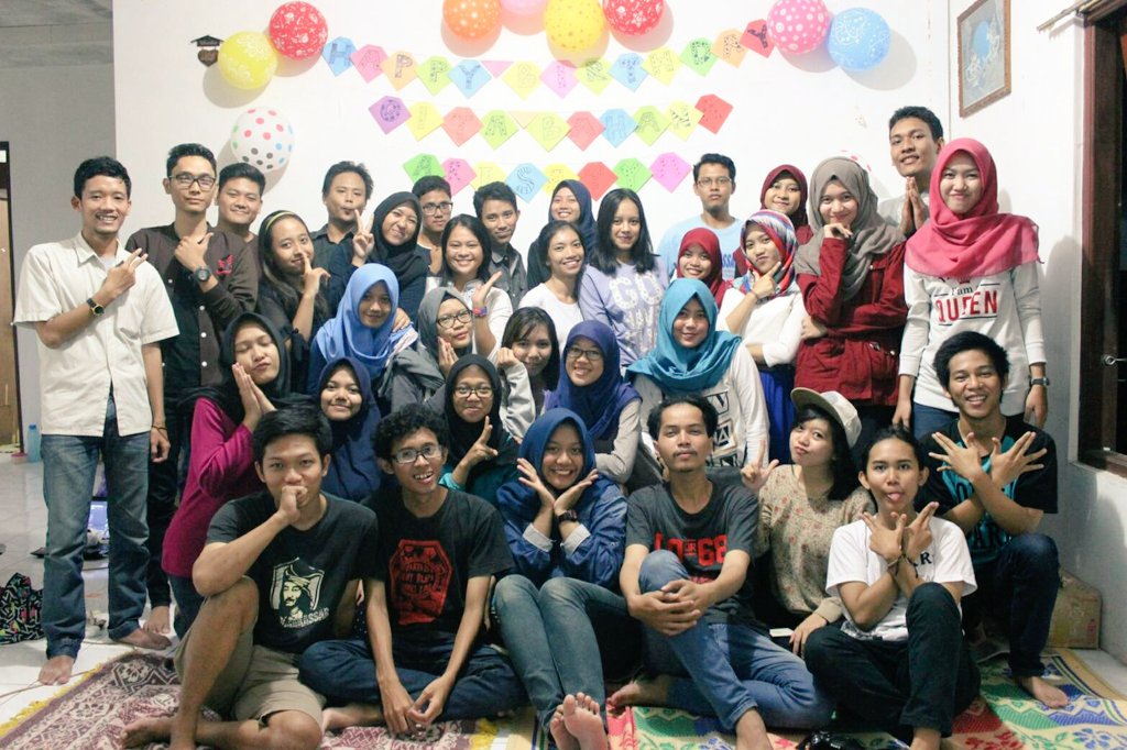 psmfibundip's tweet photo. Selamat Ulang tahun GBA yang ke-5.. Semoga apa yang di cita2kan dan di doakan menjadi kenyataan aamiin :") https://t.co/n8gPQLAMyj