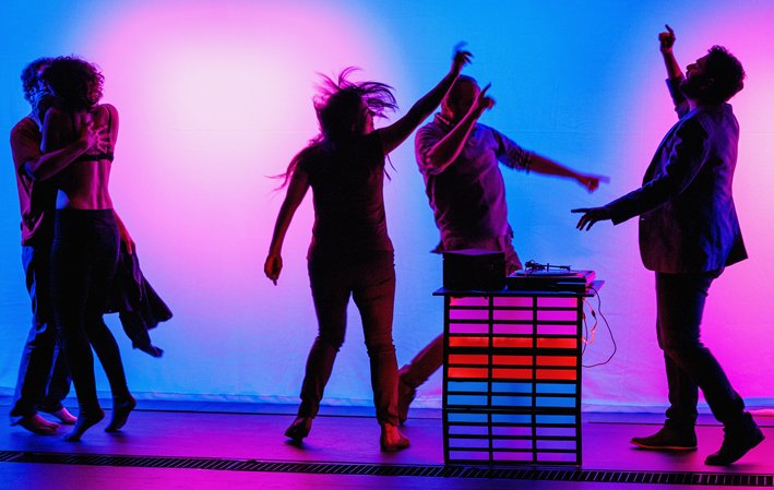 Nosotros estamos chochos porque hoy finalmente vamos a ver CUANDO VUELVA A CASA VOY A SER OTRO de <a href="/marianopensotti/">Mariano Pensotti</a> 🎉