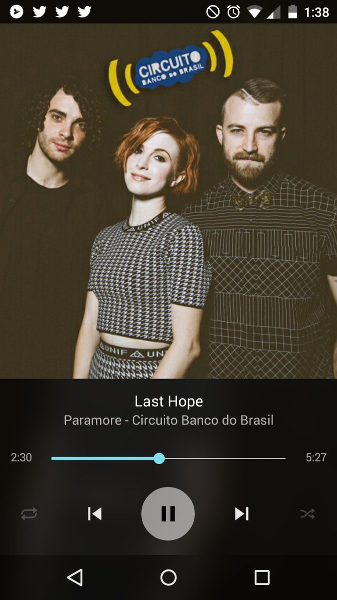 paramoreSAC's tweet image. senhora o choro é intenso