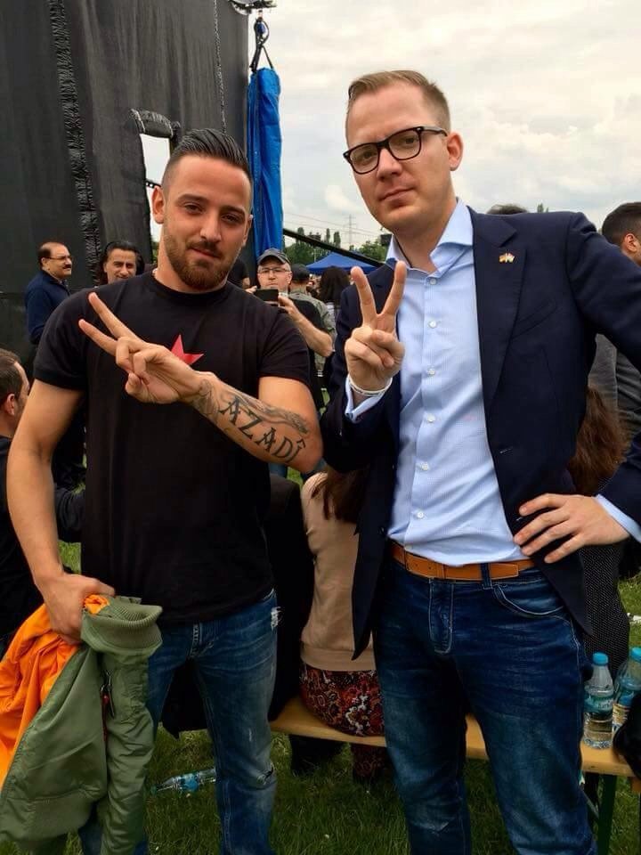 dersim444's tweet photo. Dersim festivali Frankfurt https://t.co/wfGtZEzsBz