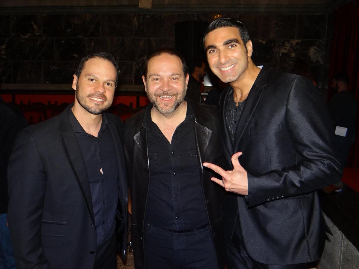 ESPASAMERIDA's tweet photo. En la XII edición del @FestCineVzlano : @marcelbarragan de @REDENCIONFILM con @ferrarimiguel @JHONNYJKELTURCO https://t.co/3o3cpd2lzu