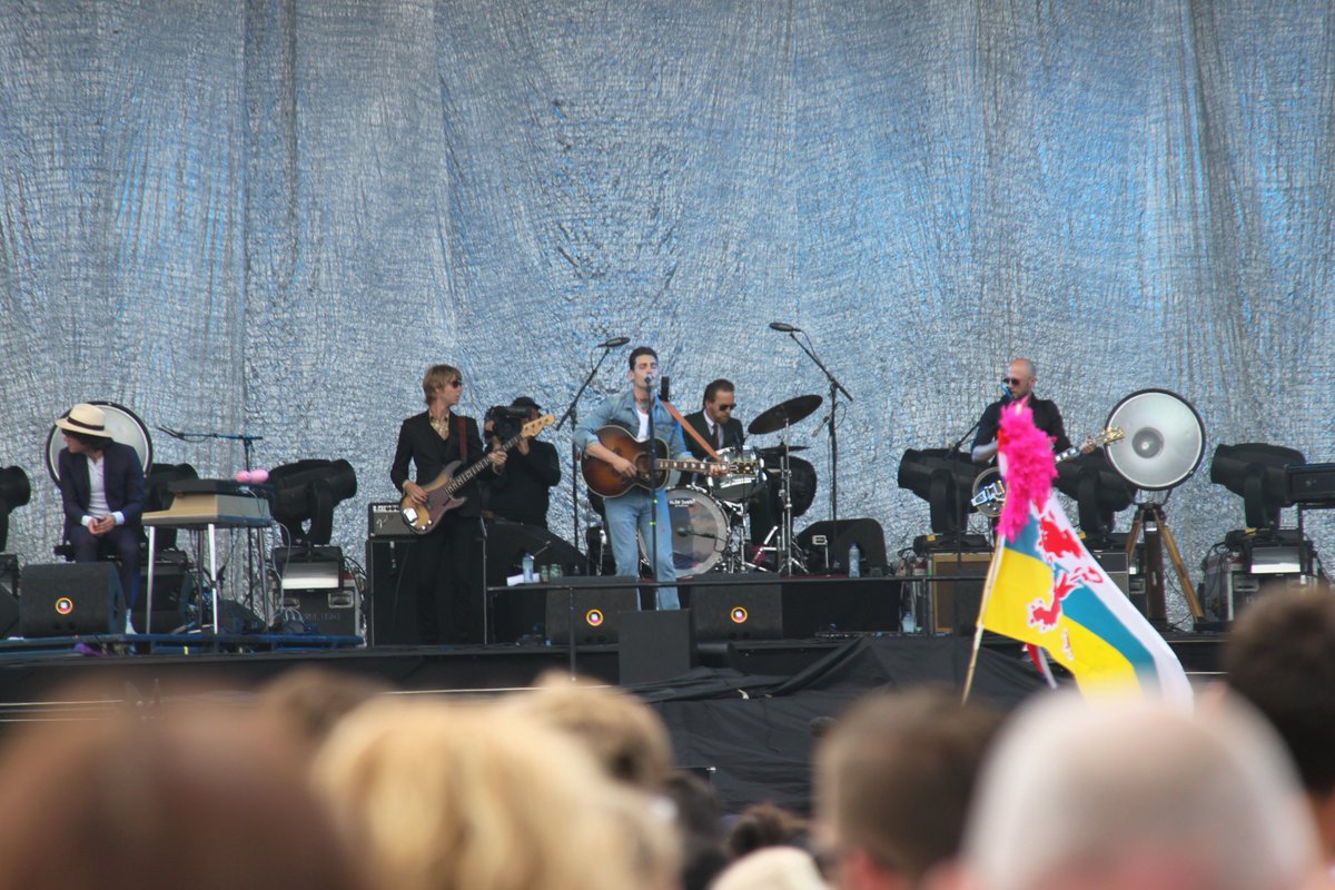 De Limburgse vlag wappert voor Douwe Bob! #PP16 #Pinkpop