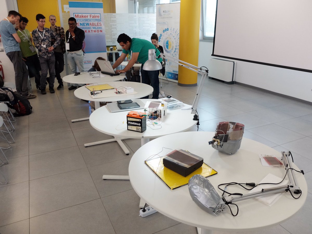 Tra pochi secondi inizia la presentazione dei progetti realizzati al #ReNewHack!