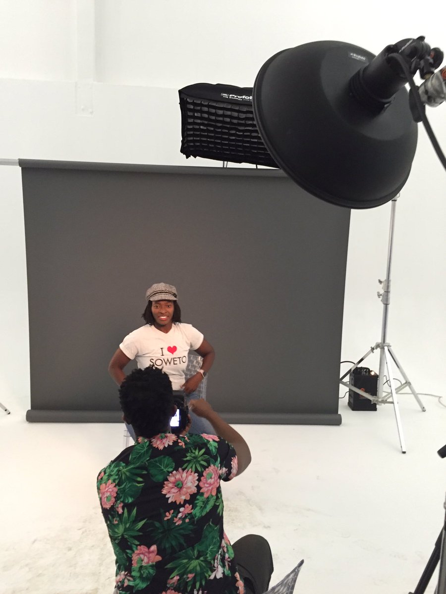 tpm1404's tweet photo. Behind the scenes. @lebolukewarm doing his thing #YouFoughtForMe portrait series #YouthDay40 pic cred: @HarmonixEnt https://t.co/vEKW76LIIk