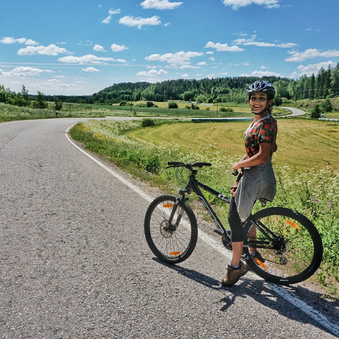leylakazim's tweet photo. V warm in SW Finland ☀️ Hilly 11km cycle on one of the 5000 islands in Kimitoon municipality 🇫🇮 #VisitKimitoon https://t.co/EFwhgHxteX