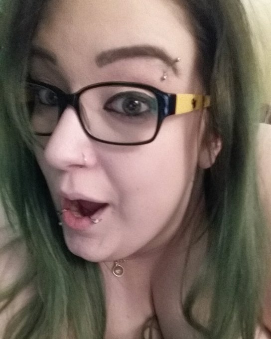 #CamgirlsBreakTheInternet https://t.co/IuthADyiG7<a href="/tag/camgirlsbreaktheinternet"class="tags">#CamgirlsBreakTheInternet</a>