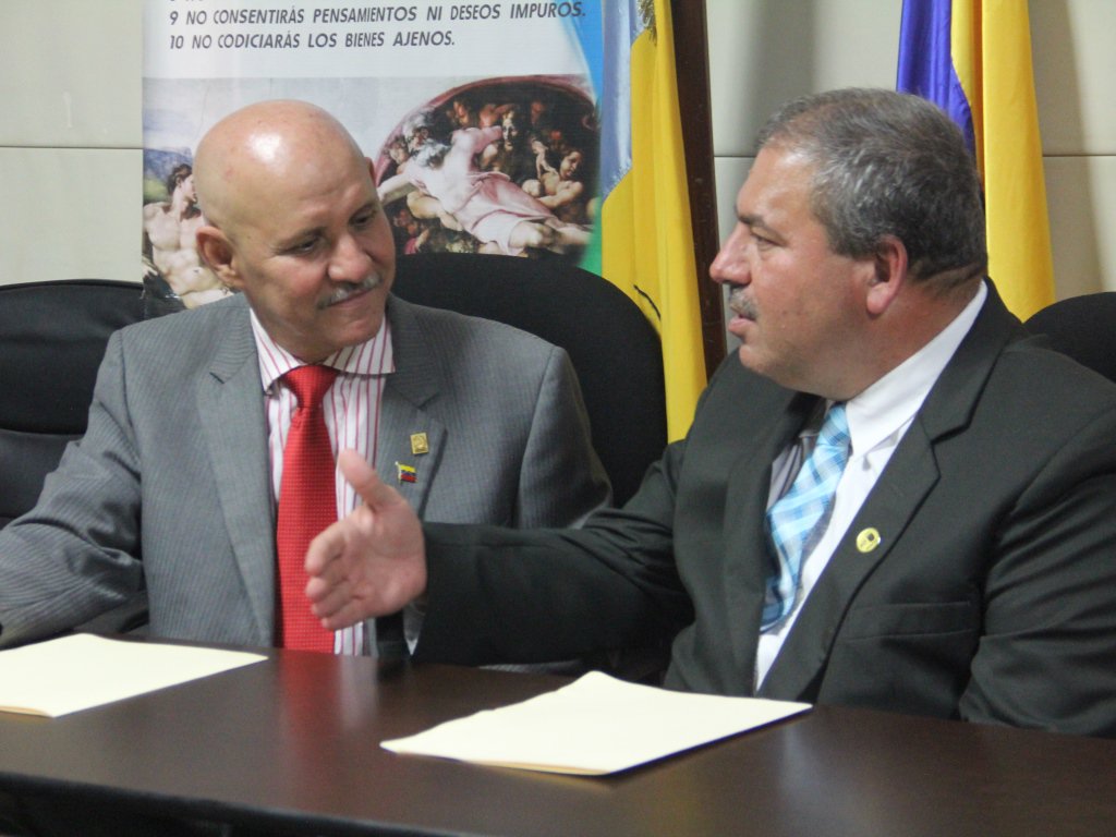 La @ULANURR y la <a href="/AlcaldiaValera/">Alcaldía de Valera</a> firmaron convenio para iniciar la Escuela de Medicina desde el pirmer año