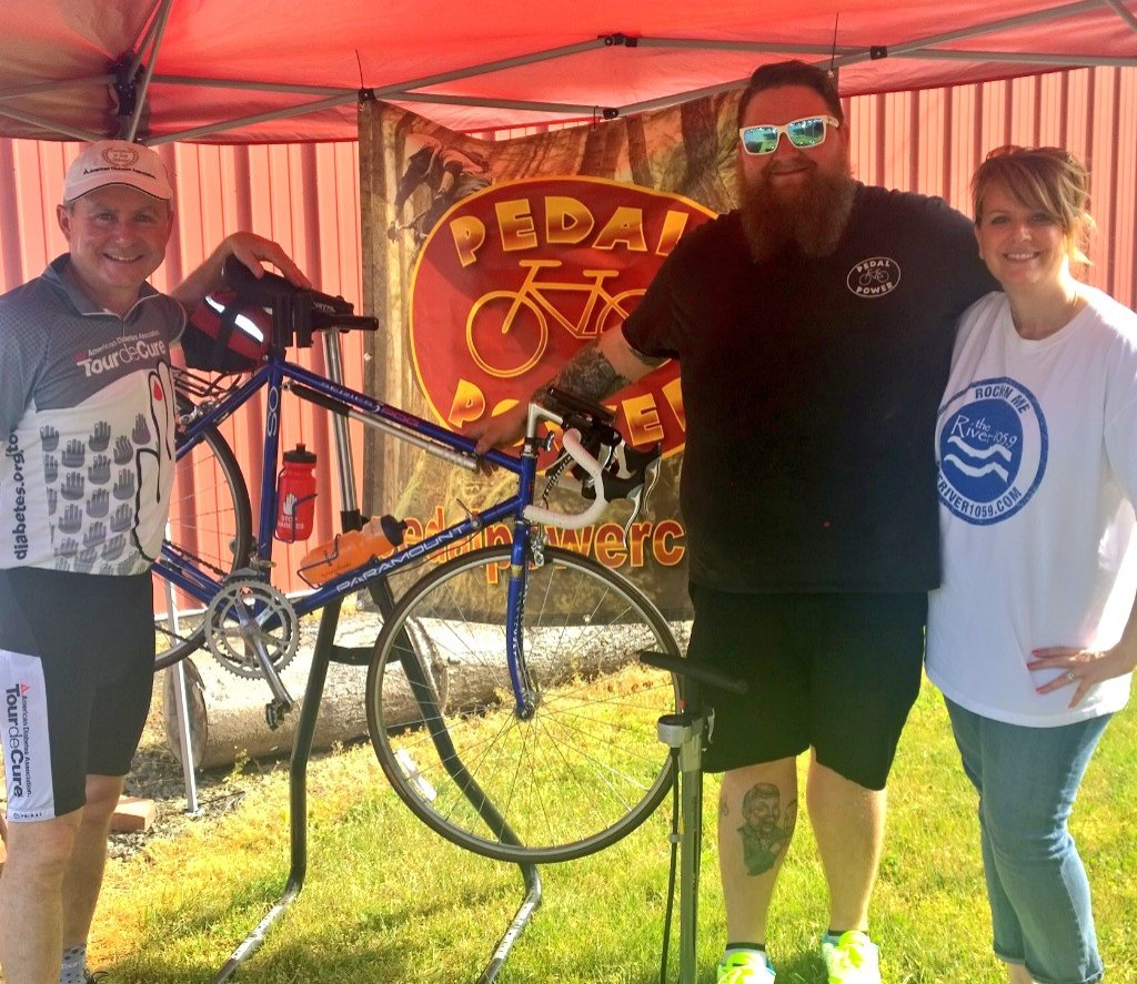 Dean checking bikes for #VTTourdecure <a href="/PedalPowerCT/">Pedal Power</a> #