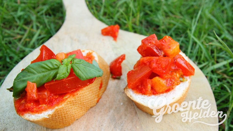 Paprika bruschetta van @mandiekokenkan #groentehelden #recept #gezond #paprika #bruschetta goo.gl/XFsmjw