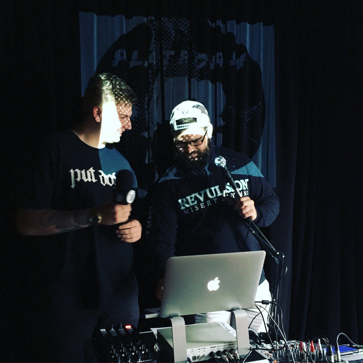 PLATFORM B tweet media