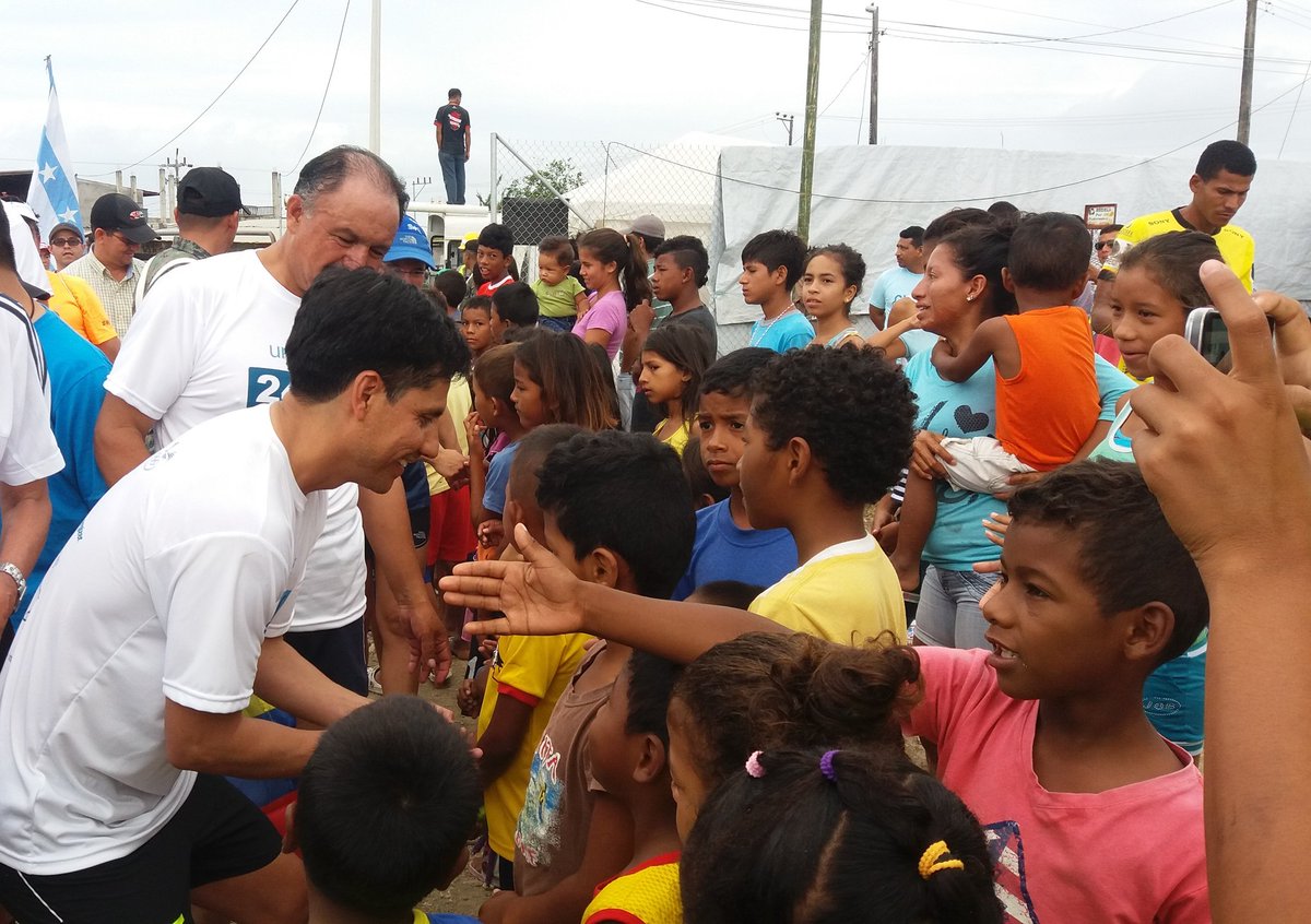 unicefecuador's tweet photo. ¡Ya en Pedernales con los niños y niñas del Albergue! #240kUNICEF https://t.co/EQs9e1oriY