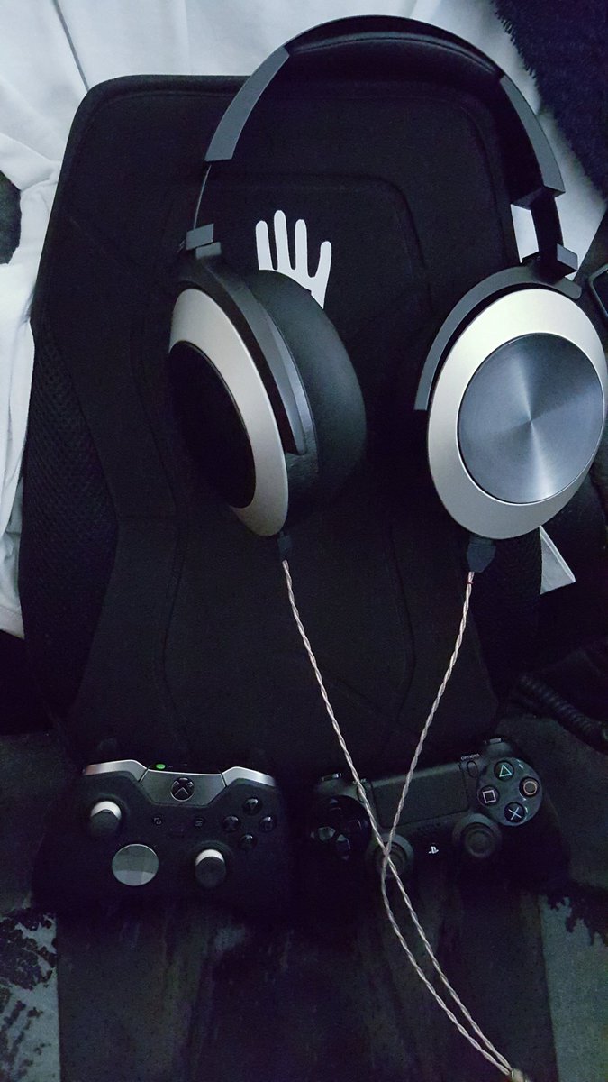 theoneinyellow's tweet photo. @deadmau5 @SubPac
Congrats on the #SubPacM2 purchase dude!
I still love my #SubPacS2! 😍

(Pic I took earlier today) https://t.co/V1D8fCviM5