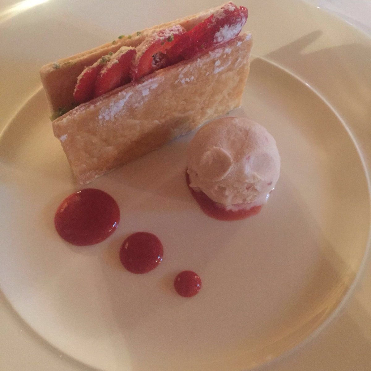 smallfieldplace's tweet photo. Seamless service from Eloise and her team @LoveKalmKitchen   Yesterday @smallfieldplace . Always a pleasure. https://t.co/Hjnsv16qt3