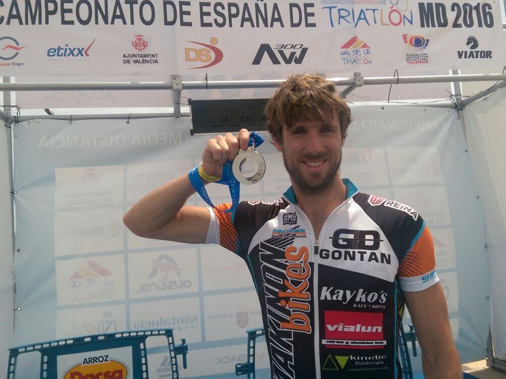Andrescarnevali's tweet photo. 2° en #Valencia113
En un #FETRItiatlónMD con muchas ausencias
#CONTENTISIMO
@makinonbikes #TriatlonArcadeInforhouse https://t.co/SWHHnrCTte