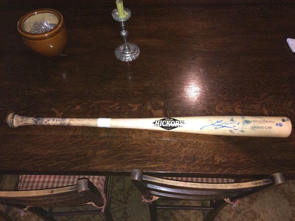 ServingUpACure's tweet photo. Come to the Plaza Tennis Center today to bid on this Lorenzo Cain autographed baseball bat! All proceeds go to SUAC! https://t.co/twNBTj0Qnv