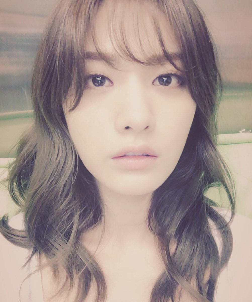 [NANA INSTAGRAM]
jin_a_nana 
매일같은공간 . #굿와이프 #대기중 #김단 #화이팅👊instagram.com/p/BGjfUNcD03a/