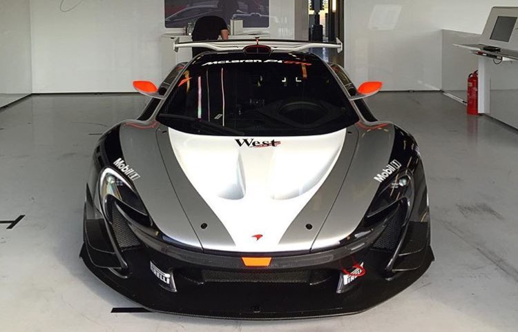 molofabbri's tweet photo. McLaren P1 Great color's! 😍 #sportscar #McLaren #p1 supercar https://t.co/hJx3GX3ULo
