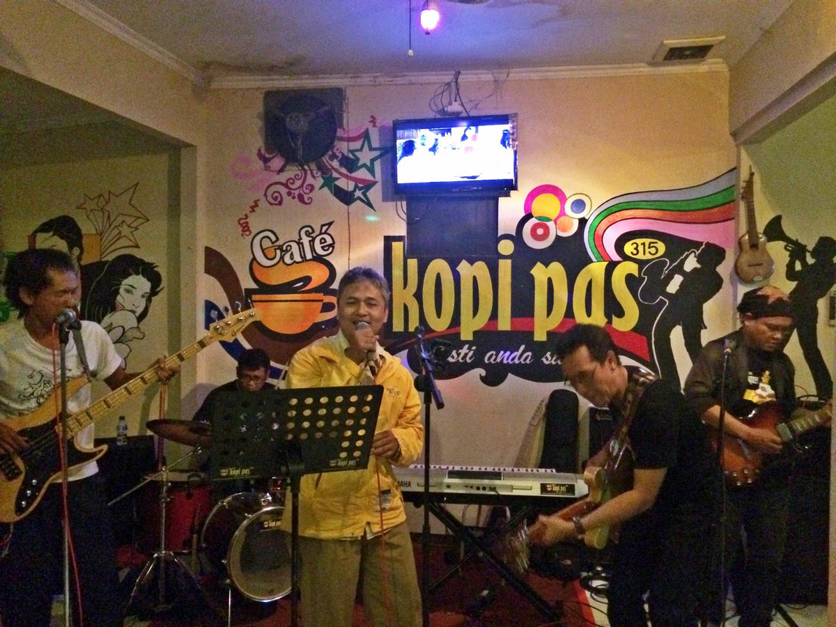 Jamming session!! The Beatles - Ticket to Ride 🎤