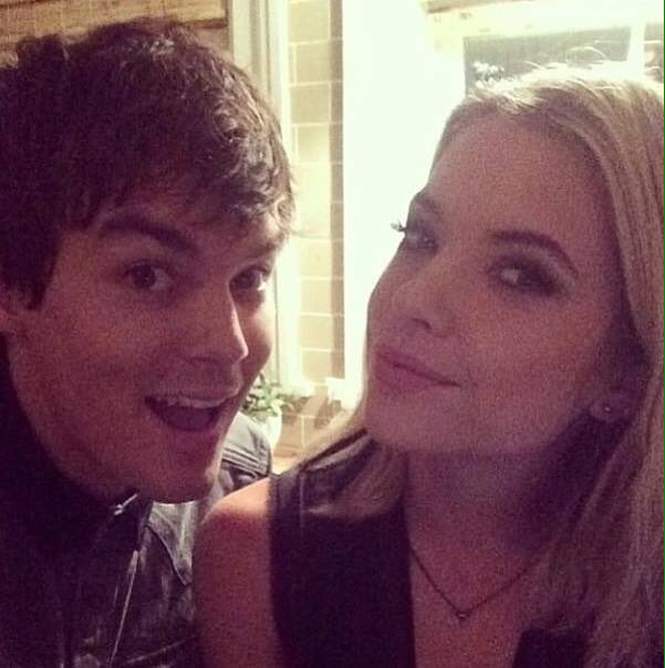 raffffa1986's tweet photo. My #TeenChoice for #ChoiceTVChemistry is #AshleyandTyler ❤️ 

@AshBenzo @tylerjblackburn 

1RT = 1 VOTE https://t.co/qpUzrI5Ge3