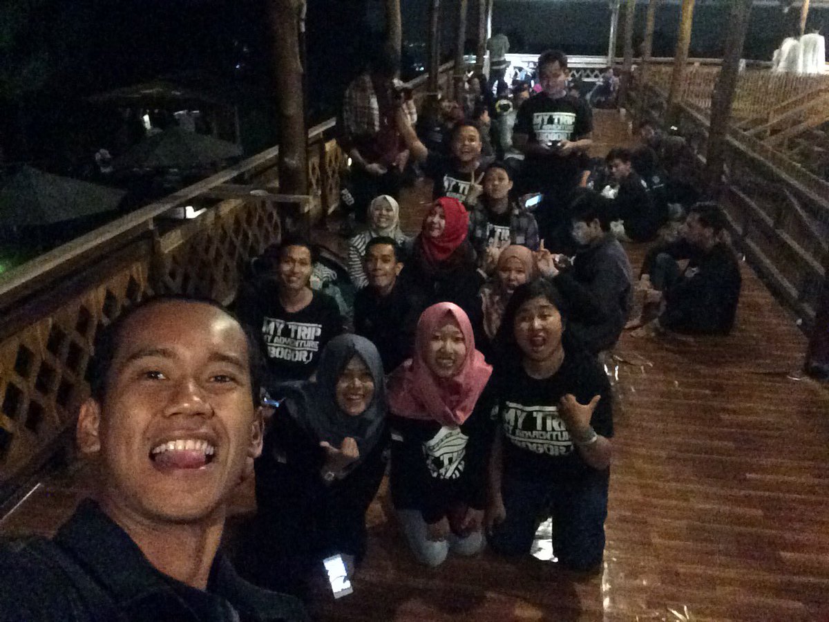 harivalzayuka's tweet photo. Petcah! Thanks MTMA West Java for having me di event buka bersama nya cc: @myTrip_myAdvntr https://t.co/a3e0Ux65Mf