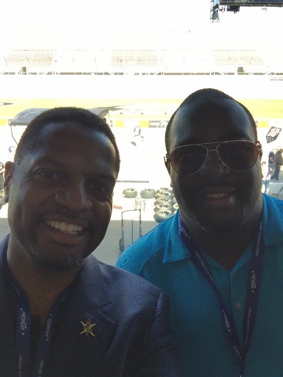 educator2us's tweet photo. @NSBE appreciates @Toyota @chevrolet @Ford & @MISpeedway for their support of #SEEK2016 and visit to #FIREKEEPERS400 https://t.co/Jl97gcQNJ3