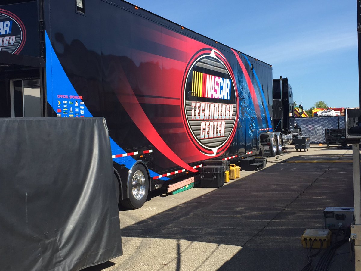 educator2us's tweet photo. @NSBE appreciates @Toyota @chevrolet @Ford & @MISpeedway for their support of #SEEK2016 and visit to #FIREKEEPERS400 https://t.co/Jl97gcQNJ3