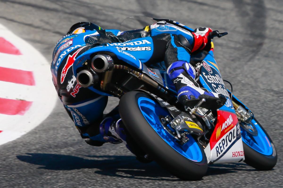 MotoGP's tweet image. NEWS: #Moto3 Championship front-runner @Jorge_Navarro9 suffers broken leg in training.

📰  motogp.com/en/news/2016/0…